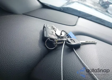 2014 Chevrolet Silverado 1500 1Lt z USA, uszkodzony, nr VIN 1GCVKREH4EZ279930